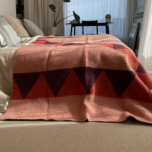 Wool Blanket Large Sharktooth - Pink/Purple